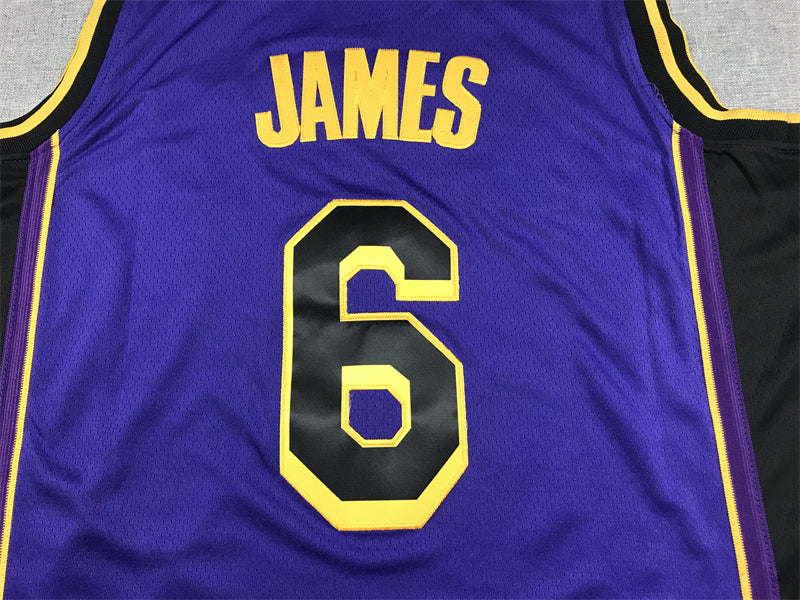 Men's Los Angeles Lakers LeBron James Purple 2022/23 Swingman Jersey - Statement Edition