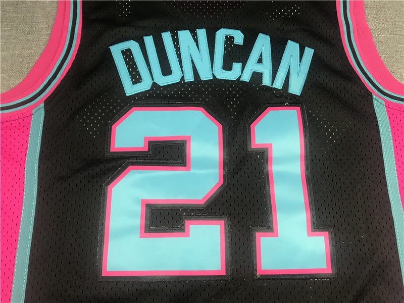 Men's San Antonio Spurs Tim Duncan Black 1998/99 Classics Swingman Player Jersey