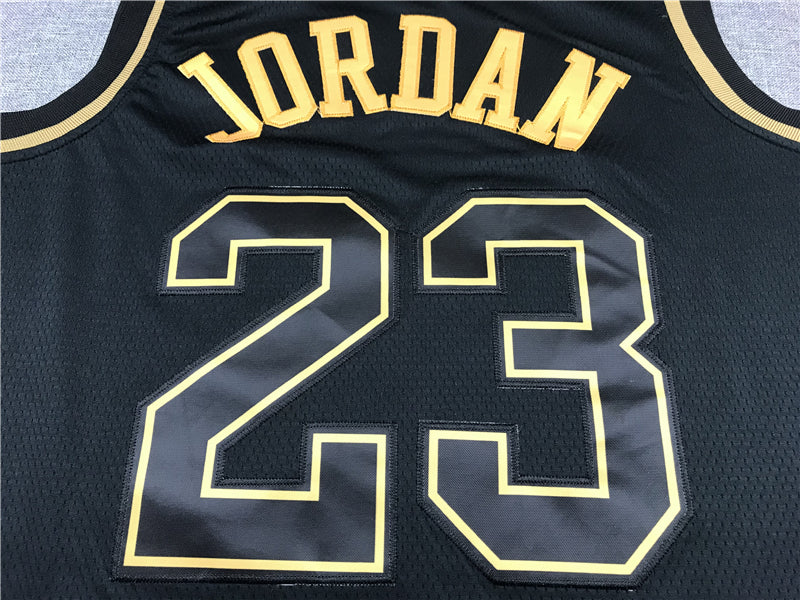 Men's Chicago Bulls Michael Jordan Black Swingman Player Jersey