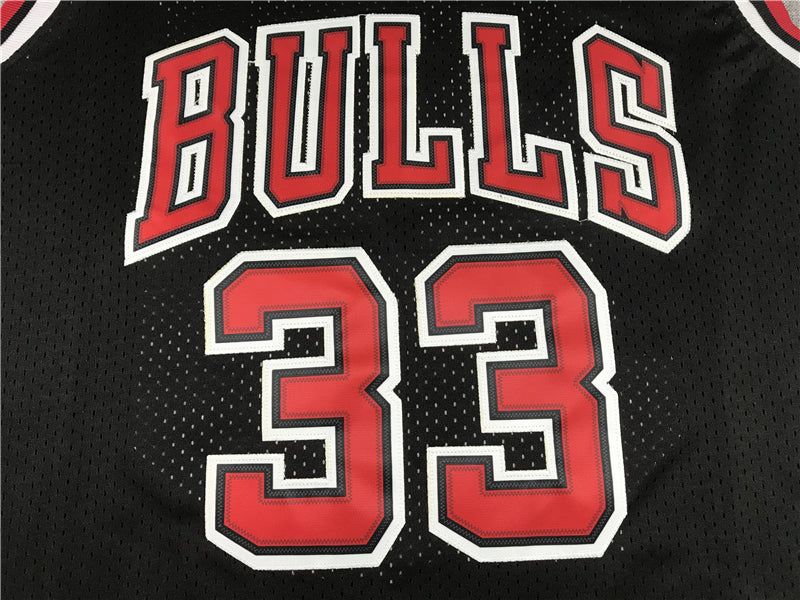 Men's Chicago Bulls Scottie Pippen 1997-98 Black Hardwood Classics Swingman Jersey