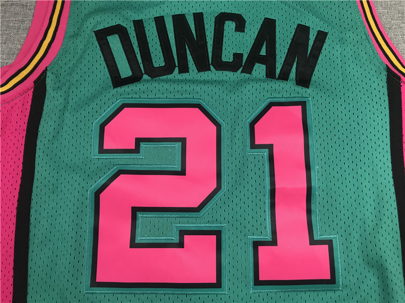Men's San Antonio Spurs Tim Duncan Green 1998/99 Classics Swingman Player Jersey