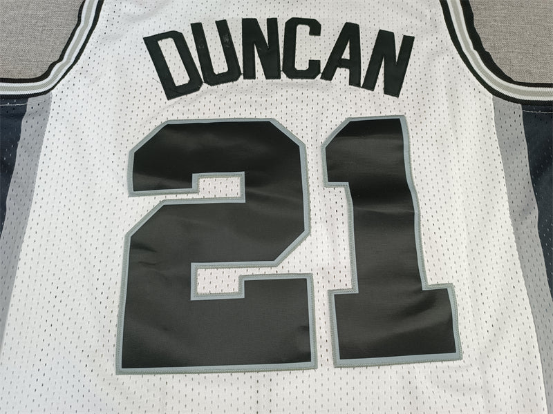 Men's San Antonio Spurs Tim Duncan White 1998-99 Classics Swingman Jersey
