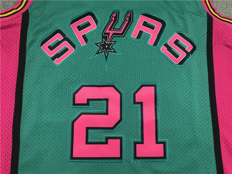 Men's San Antonio Spurs Tim Duncan Green 1998/99 Classics Swingman Player Jersey